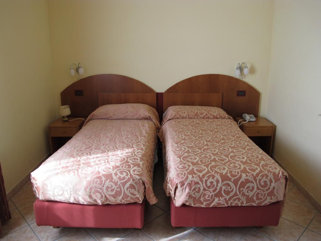Hotel Astoria Lido Sirmione Quarto foto